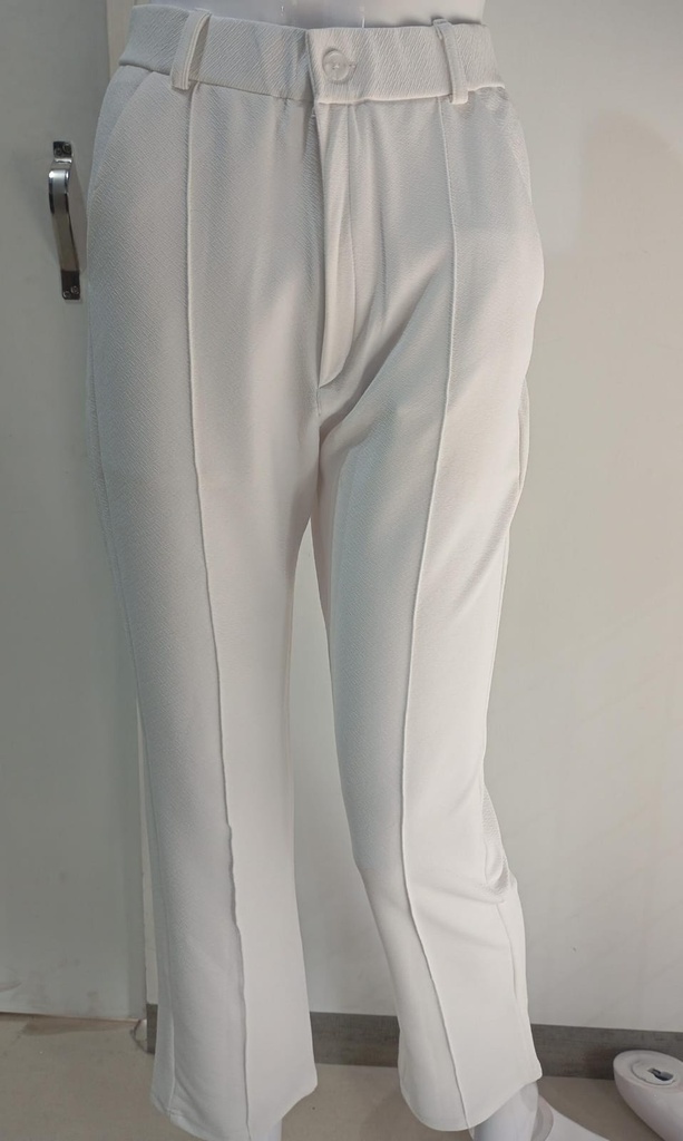 DA0213 WHITE